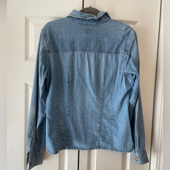 Vintage Gap denim button up shirt - Picture 4 of 4